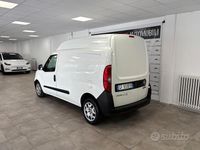 Usata Fiat Doblò Lounge 120 CV (88 kW) 2021 Bianco Monovolume