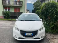 Usata Peugeot 208 Allure 92 CV (67 kW) 2015 Bianco Utilitaria