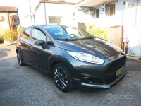 Usata Ford Fiesta ST-Line 75 CV (55 kW) 2017 Grigio Utilitaria