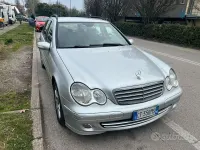 Usata Mercedes C220 Classic 150 CV (110 kW) 2005 Grigio Station wagon