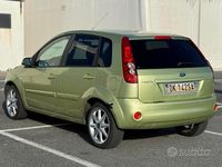Usata Ford Fiesta 67 CV (49 kW) 2007 Verde Utilitaria