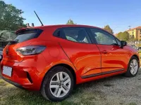 Usata Renault Clio V Evolution 101 CV (74 kW) 2024 Orange valencia Berlina