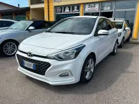 Usata Hyundai i20 75 CV (55 kW) 2019 Bianco Utilitaria