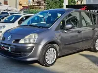 Usata Renault Modus Dynamique 101 CV (74 kW) 2008 Grigio Monovolume