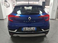 Usata Renault Captur Intens 100 CV (73 kW) 2020 Blu SUV