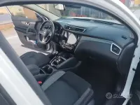 Usata Nissan Qashqai N-Connecta 131 CV (96 kW) 2018 Bianco SUV