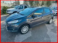 Usata Ford Fiesta Titanium 75 CV (55 kW) 2014 Grigio Utilitaria