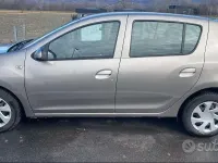 Usata Dacia Sandero 75 CV (55 kW) 2015 Marrone Berlina
