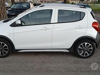 Usata Opel Karl Rocks 75 CV (55 kW) 2019 Bianco Utilitaria