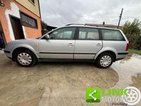 Usata VW Passat 116 CV (85 kW) 1999 Grigio Station wagon