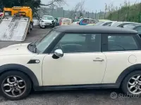 Usata Mini Cooper 90 CV (66 kW) 2011 Bianco Utilitaria