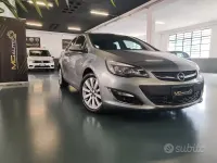 Usata Opel Astra Cosmo 140 CV (102 kW) 2014 Grigio Berlina