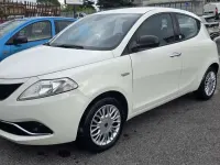Usata Lancia Ypsilon Gold 69 CV (50 kW) 2016 Beige Utilitaria