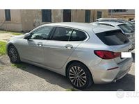 Usado BMW 116 Luxury Line 109 HP (80 kW) 2020 Cinzento Citadino
