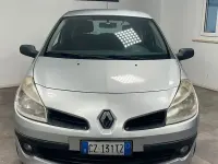 Usata Renault Clio II 85 CV (62 kW) 2006 Grigio Berlina