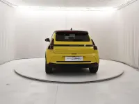 Usata Renault R5 Iconic 110 kW (150 CV) 2025 Giallo pop!  giallo pop! / te Utilitaria