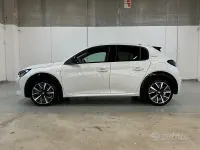 Usata Peugeot 208 GT-line 101 CV (74 kW) 2020 Bianco Utilitaria