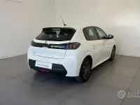 Usata Peugeot 208 Allure 102 CV (75 kW) 2022 Bianco Utilitaria
