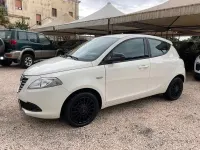 Usata Lancia Ypsilon 69 CV (50 kW) 2013 Bianco Utilitaria