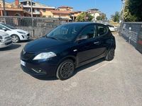 Usata Lancia Ypsilon Platinum 69 CV (50 kW) 2018 Blu Utilitaria