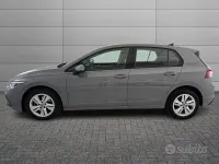 Usata VW Golf VIII Life 116 CV (85 kW) 2023 Grigio Berlina