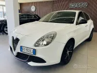 Usata Alfa Romeo Giulietta Distinctive 105 CV (77 kW) 2016 Bianco Utilitaria
