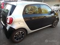Usata Smart ForFour 71 CV (52 kW) 2015 Nero Utilitaria