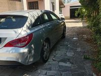 Usata Mercedes GLA180 122 CV (89 kW) 2016 Grigio SUV