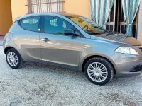 Usata Lancia Ypsilon 69 CV (50 kW) 2013 Grigio Utilitaria