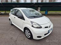 Usata Toyota Aygo Connect Style 67 CV (49 kW) 2012 Bianco Utilitaria
