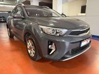 Usata Kia Stonic Style 101 CV (74 kW) 2023 Cemento SUV