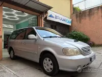 Usado Kia Carnival EX 145 CV (106 kW) 2002 Gris Monovolumen