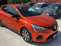 Usata Renault Clio Equilibre 65 CV (47 kW) 2023 Arancione Utilitaria