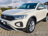 Usata VW T-Roc Life 110 CV (80 kW) 2023 Beige SUV
