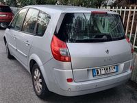 Usata Renault Grand Scénic II 111 CV (81 kW) 2009 Argento Monovolume