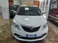 Usata Lancia Ypsilon 69 CV (50 kW) 2016 Bianco Utilitaria