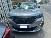 Usata Peugeot 2008 131 CV (96 kW) 2022 Grigio SUV