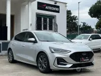 Gebraucht Ford Focus ST 116 PS (85 kW) 2024 Grau Limousine
