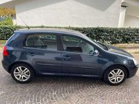 Usata VW Golf V 102 CV (75 kW) 2007 Blu/azzurro Berlina
