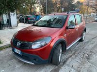 Usata Dacia Sandero 75 CV (55 kW) 2011 Rosso Utilitaria