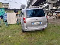 Usata Lancia Phedra 128 CV (94 kW) 2003 Grigio Monovolume