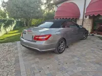 Usata Mercedes E220 170 CV (125 kW) 2012 Grigio Cabrio