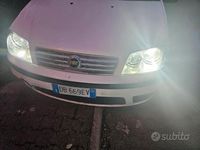 Occasion Fiat Punto 69 ch (50 kW) 2006 Blanc Citadine