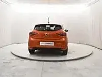 Usata Renault Clio Equilibre 91 CV (66 kW) 2023 Arancione Utilitaria