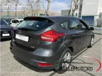 Käytetty Ford Focus S 101 HP (74 kW) 2015 Harmaa Sedan