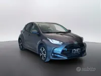 Usata Toyota Yaris Hybrid Trend 92 CV (67 kW) 2024 Grigio Berlina