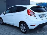 Usata Ford Fiesta 75 CV (55 kW) 2017 Bianco Utilitaria