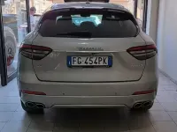 Usata Maserati Levante 275 CV (202 kW) 2017 Grigio SUV