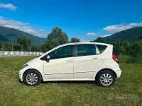 Usata Mercedes A180 Avantgarde 109 CV (80 kW) 2011 Bianco Utilitaria