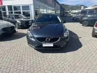 Usata Volvo V40 Momentum 120 CV (88 kW) 2017 Nero Berlina